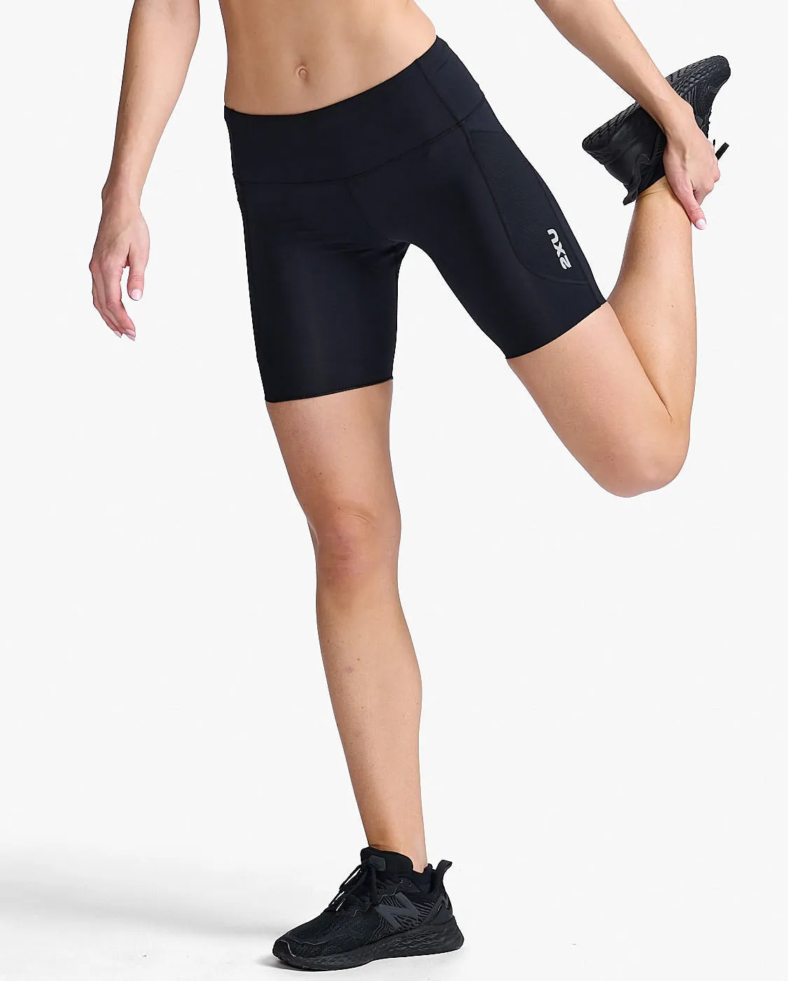 2XU Women Aero Mid-Rise Comp 6Inch Short