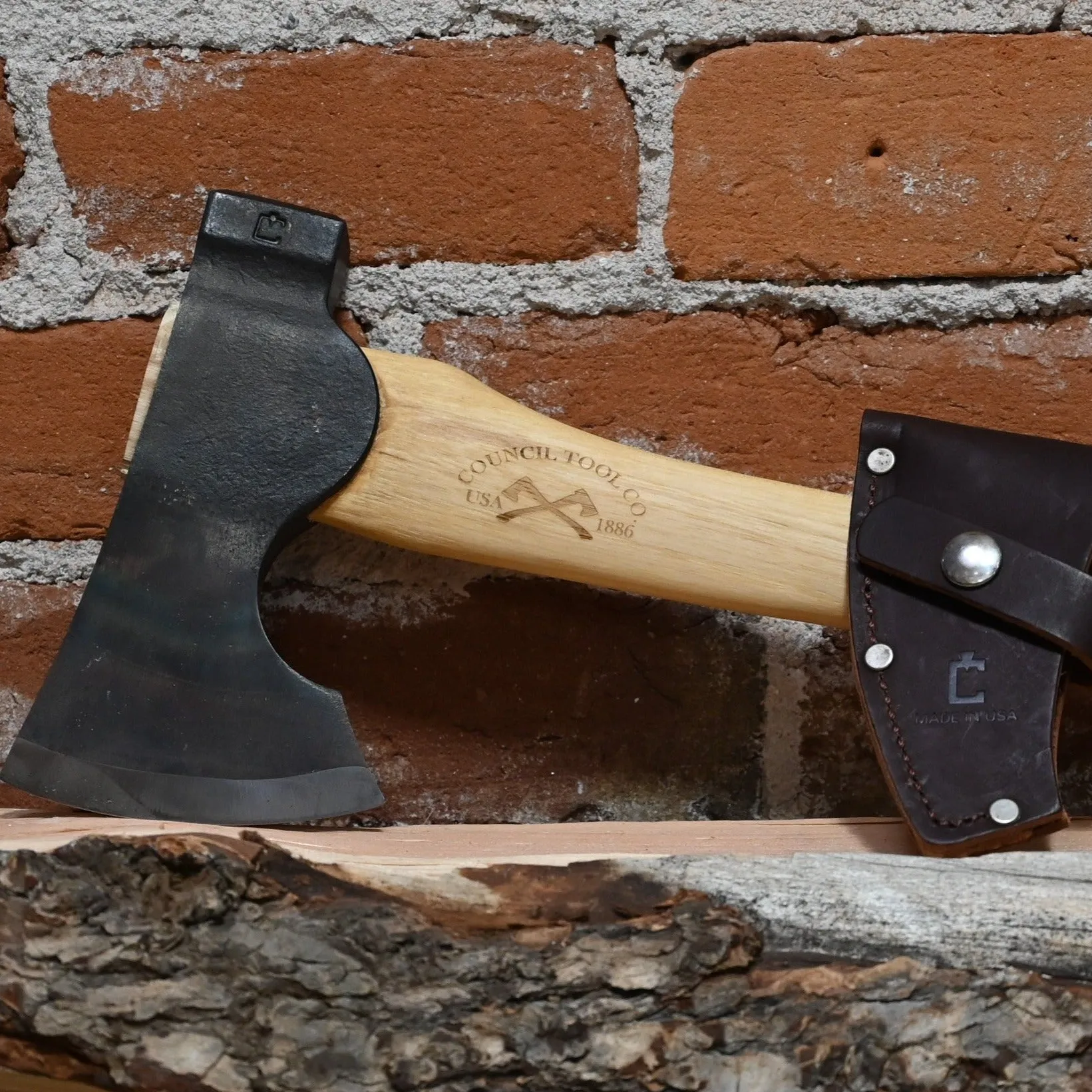 Wood-Craft 1.7lbs Camp Carver Axe W/16" Curved Handle & Mask